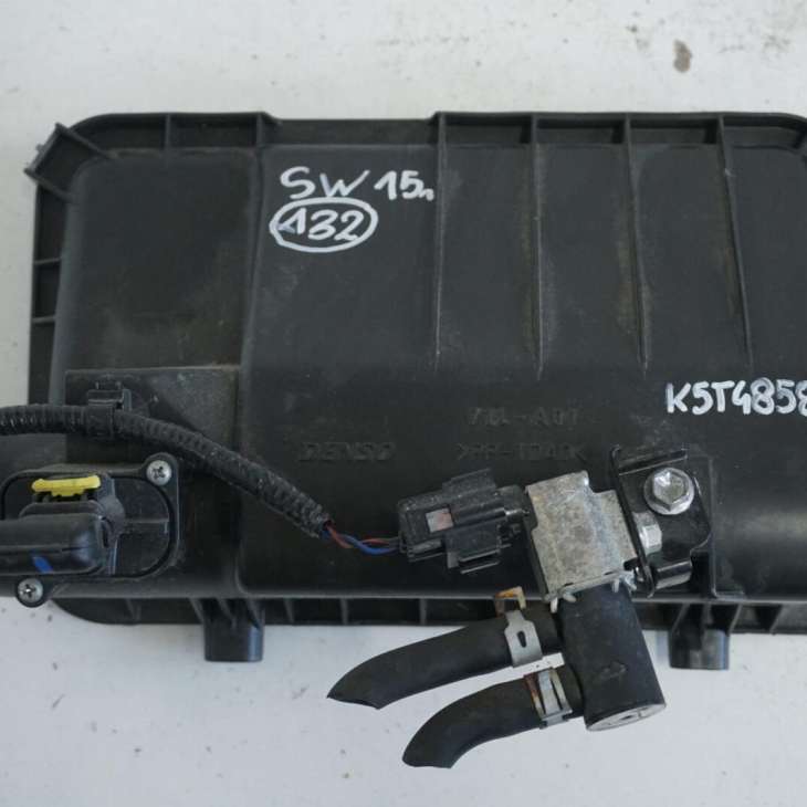 Suzuki Swift Mk7 IV Obudowa Filtra Czujnik K5t48589
