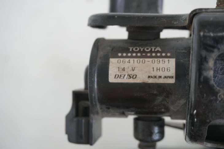 Toyota Prius 1.5 Pompka Obiegu Płynu 064100-0951 - obrazek 5
