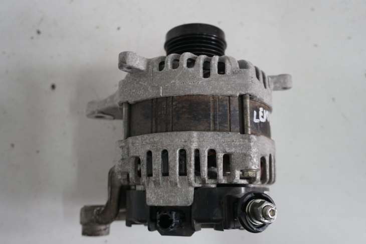 Subaru Levorg Lift 2020r Alternator 23700ab000 14.400km - obrazek 2