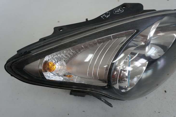 Hyundai I30 Lift 2012r Lampa Prawy Przód Uk 92102-2r010 Numer 107 - obrazek 3