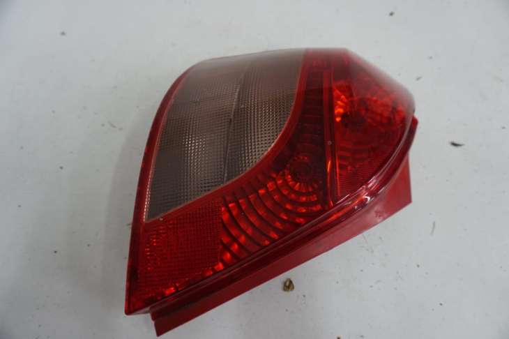 Toyota Yaris II 2007r Lampa Lewa Tylna Uk Numer 72 - obrazek 4