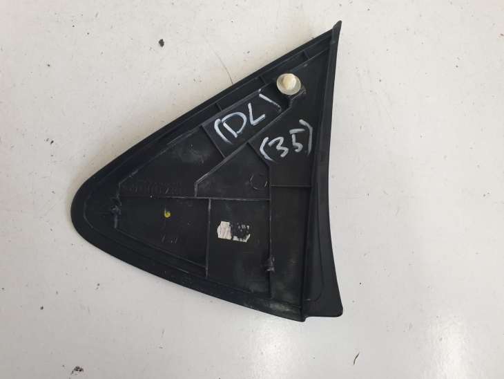 Toyota Yaris II Osłona Plastik Trójkąt Błotnika Nakładka Prawa 60117-0d060 - obrazek 2