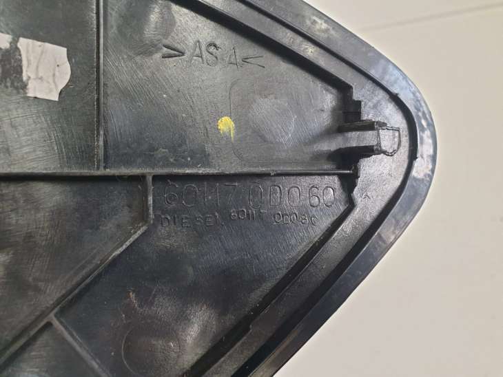 Toyota Yaris II Osłona Plastik Trójkąt Błotnika Nakładka Prawa 60117-0d060 - obrazek 3