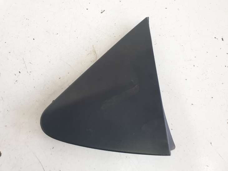 Toyota Yaris II Osłona Plastik Trójkąt Błotnika Nakładka Lewa 60118-0d060