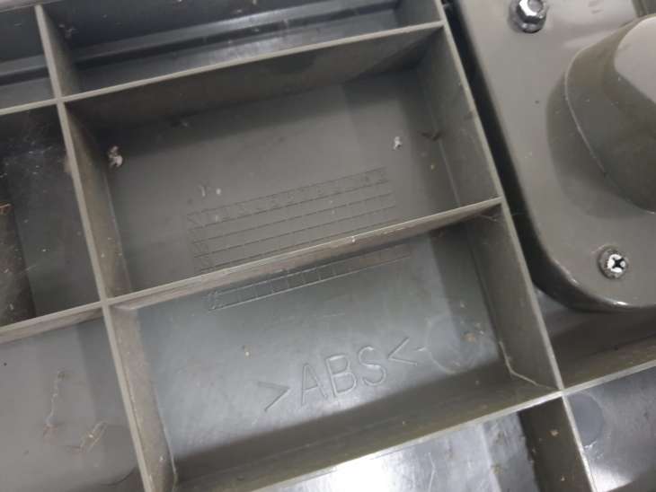 Hyundai Santa Fe I 2004r Stolik Podłoga Bagażnika - obrazek 4