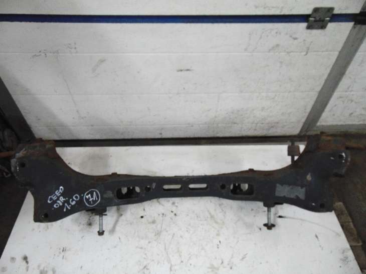 Kia Ceed 2008r Belka Zawieszenia Tylnego Sanki
