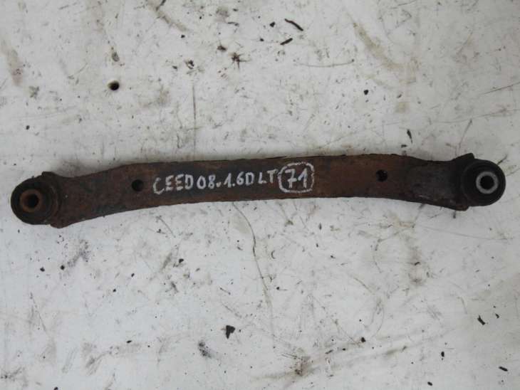 Kia Ceed 2008r Wahacz Poprzeczny Lewy Tył