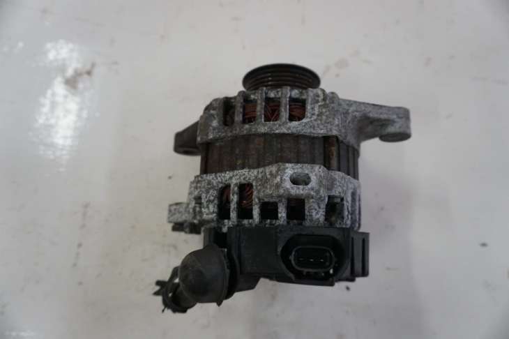 Hyundai I20 2011r 1.6b Alternator 37300-03300 - obrazek 3