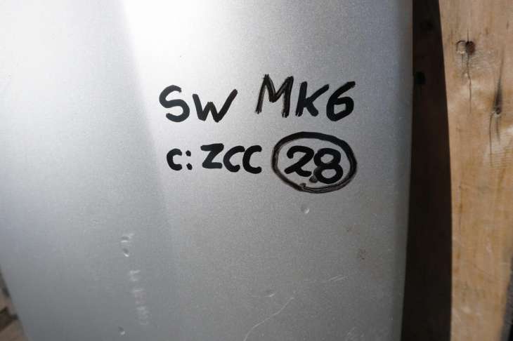 Suzuki Swift Mk6 III Błotnik Lewy Przedni Zcc Nr.28 - obrazek 2