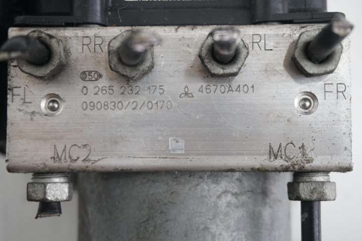Mitsubishi Colt Sterownik Abs 4670a401 Nr.92 - obrazek 3