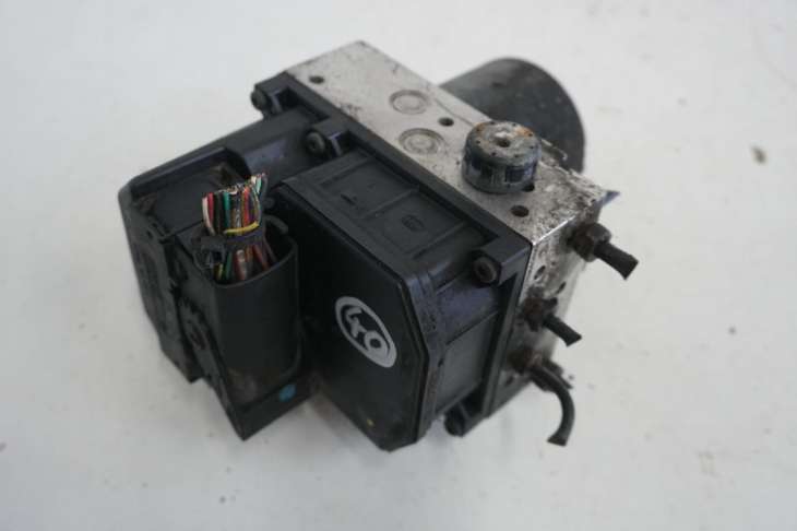 Subaru Legacy IV Sterownik Abs 27536ag030 H6