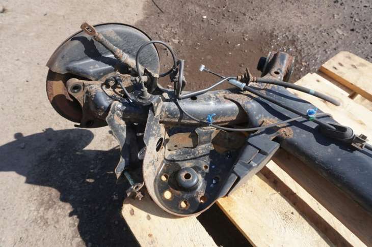 Honda Jazz III Belka Zawieszenia Tylnego Zwrotnica - obrazek 4