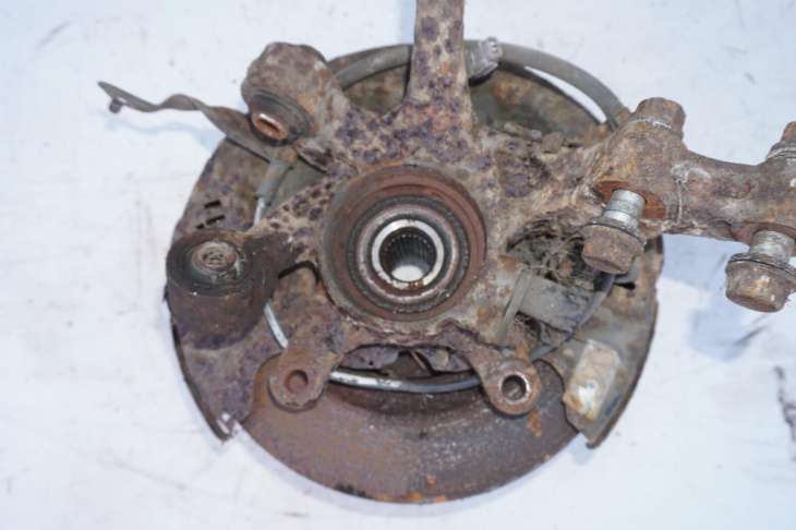 Toyota Mr2 III 2001r Zwrotnica Tarcza Lewy Tył - obrazek 3