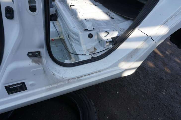 Suzuki Swift IV Mk7 Próg Lewy Słupek 26u - obrazek 2