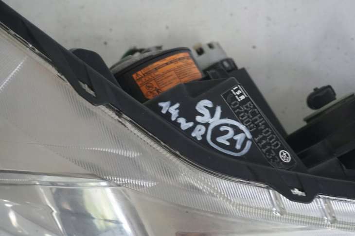 Subaru Forester Sj Lampa Prawa Przednia Xenon Uk Przetwornica Led Nr.21 - obrazek 5