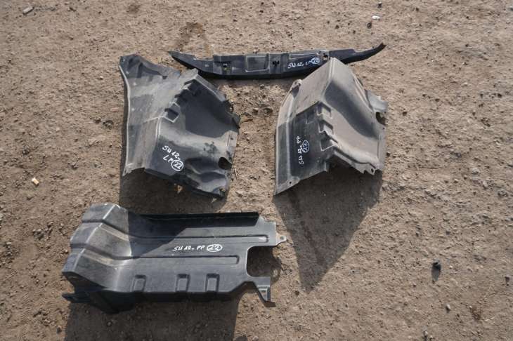 Suzuki Swift Mk7 Nadkole 72431-68l 72421-68l0 72411-68l0 72352-68l