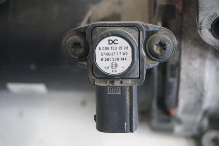 Mitsubishi Colt VI Przepustnica A6400900107 A0061531528 - obrazek 4