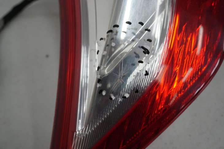 Suzuki Swift Mk7 IV 2013r Lampa Prawa Tylna 35650-68l00 - obrazek 3