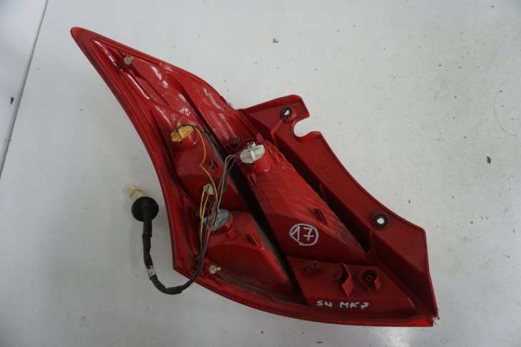 Suzuki Swift Mk7 IV 2013r Lampa Prawa Tylna 35650-68l00 - obrazek 4