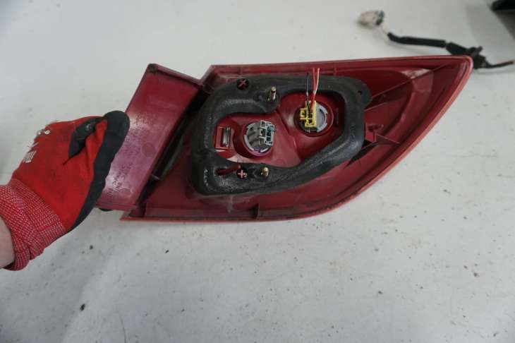 Mazda 3 Bk Lampa Tylna Lewa - obrazek 4
