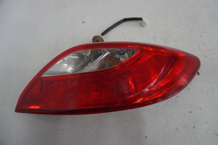 Mazda 2 II De 2008r Lampa Prawa Tylna