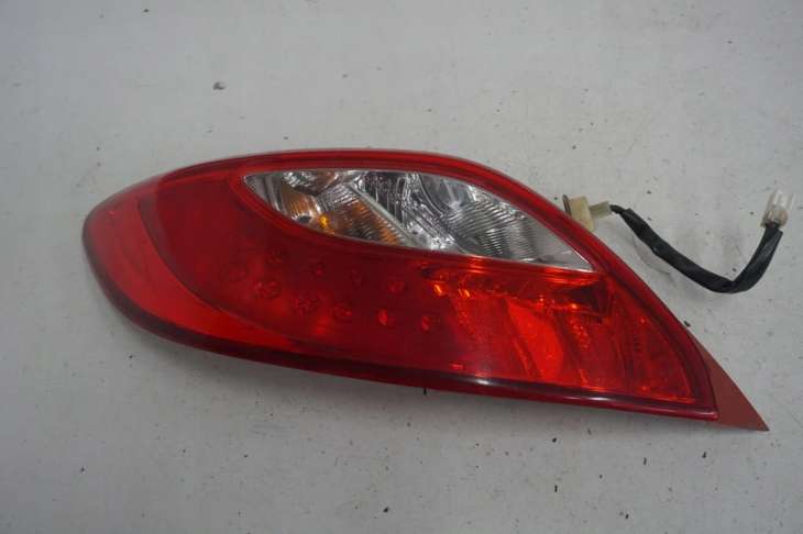 Mazda 2 II De 2008r Lampa Lewa Tylna