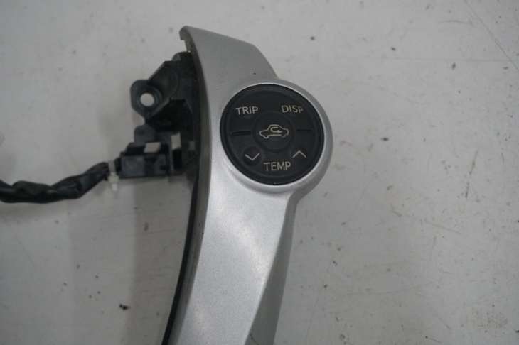 Toyota Prius III Mutifunkcyjne Przyciski Kierownicy 84250-47040 - obrazek 3