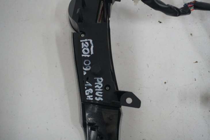 Toyota Prius III Mutifunkcyjne Przyciski Kierownicy 84250-47040 - obrazek 5