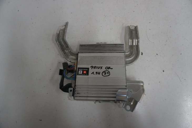 Toyota Prius II Wzmacniacz 86280-0w460