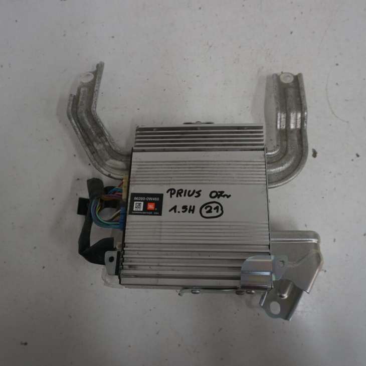 Toyota Prius II Wzmacniacz 86280-0w460
