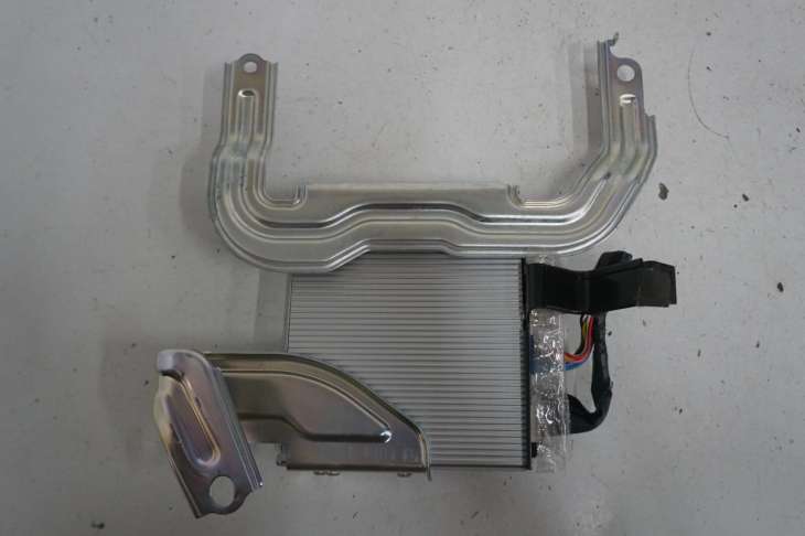Toyota Prius II Wzmacniacz 86280-0w460 - obrazek 3