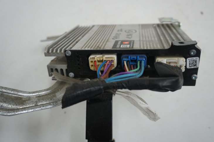 Toyota Prius II Wzmacniacz 86280-0w460 - obrazek 4