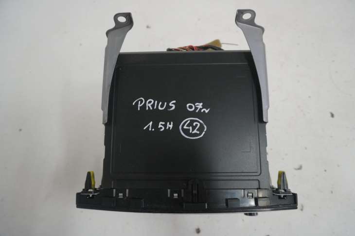 Toyota Prius II Radioodtwarzacz 86120-47240 - obrazek 2