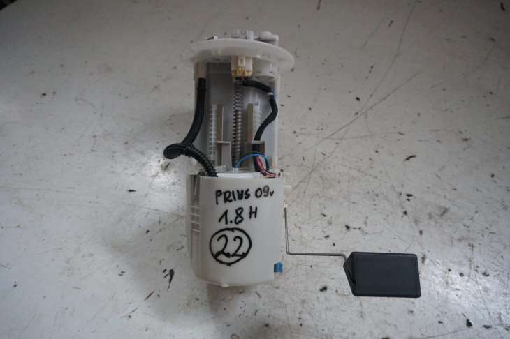 Toyota Prius III 1,8 Hybryda Pompa Paliwa 77704-47060