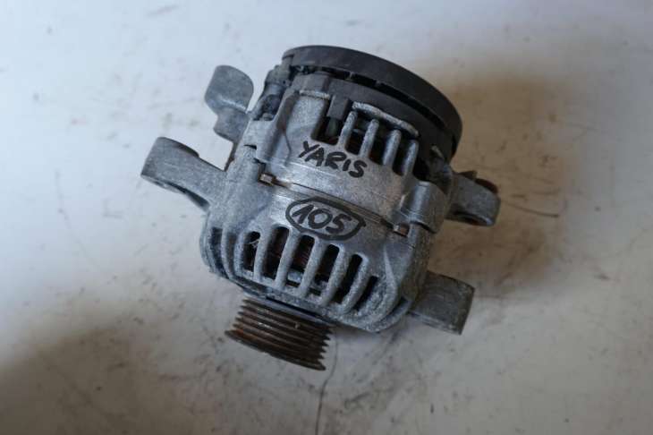 Toyota Yaris II Alternator 27060-0j061