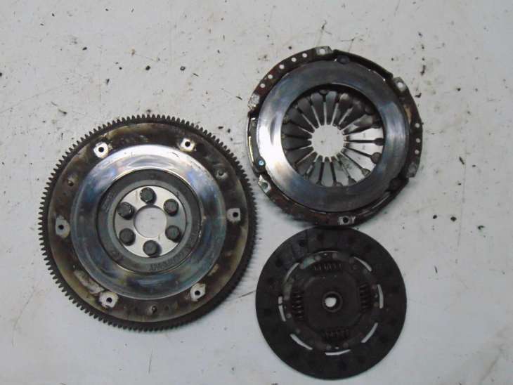 MITSUBISHI COLT VI SPRZEGLO KOLO ZAMACHOWE TARCZA 6MM