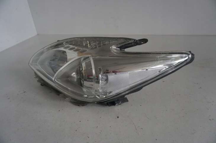 Toyota Prius III W3 2010r Lampa Przednia Lewa Uk - obrazek 2