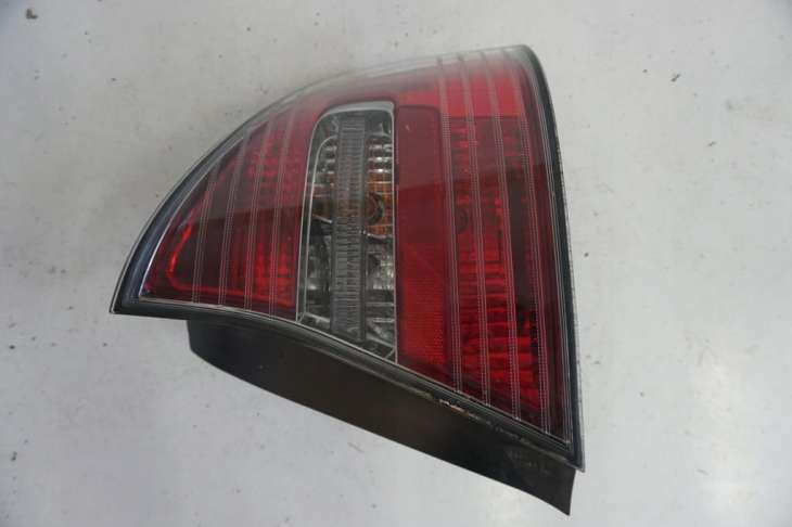 Subaru Legacy IV Sedan Lampa Prawa Tylna Nr.68 - obrazek 4
