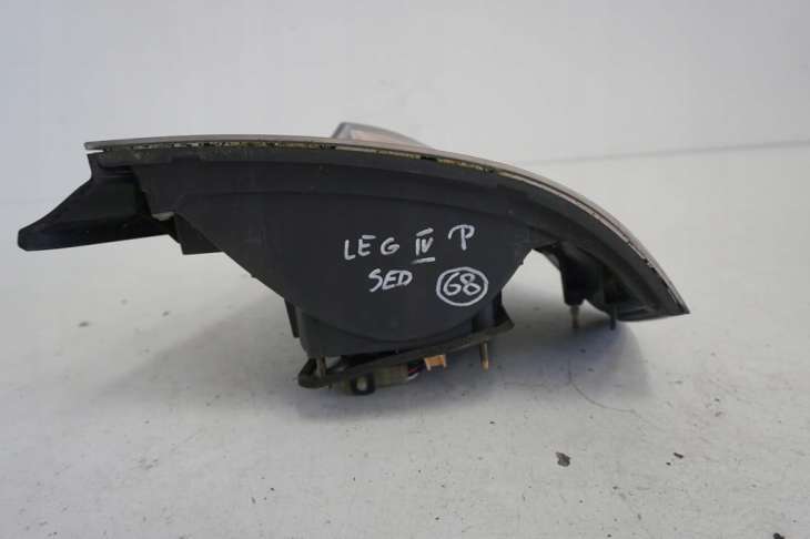 Subaru Legacy IV Sedan Lampa Prawa Tylna Nr.68 - obrazek 5