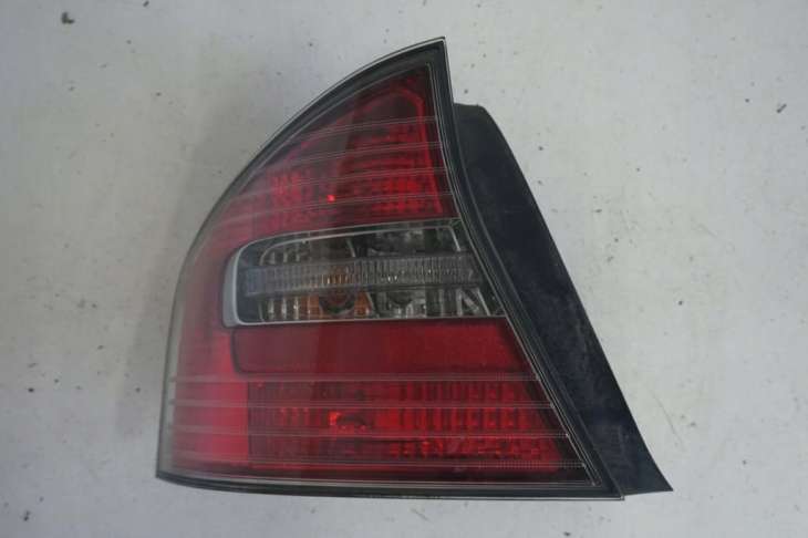 Subaru Legacy IV Sedan Lampa Lewa Tylna Nr.36