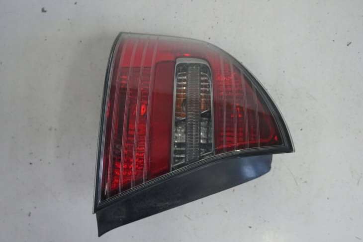 Subaru Legacy IV Sedan Lampa Lewa Tylna Nr.36 - obrazek 2