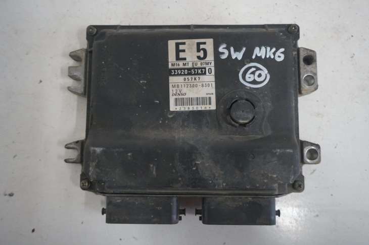 Suzuki Swift Mk6 Komputer Sterownik Silnika 33920-57k7 112300-8301
