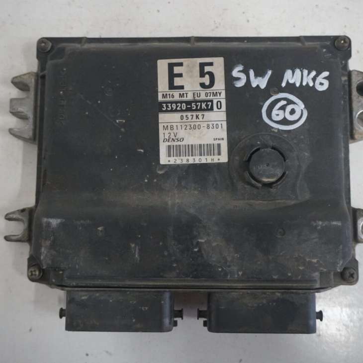Suzuki Swift Mk6 Komputer Sterownik Silnika 33920-57k7 112300-8301