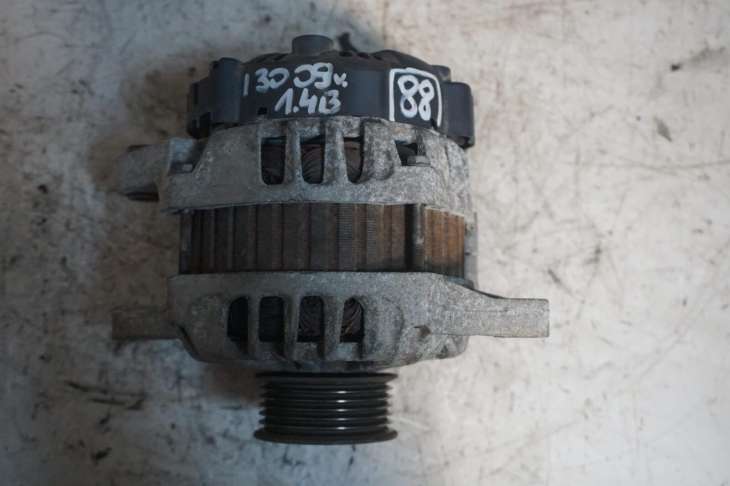 Hyundai I30 1.4b Alternator 37300-2b101