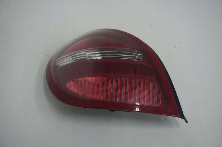 Nissan Almera N16 Lampa Lewa Tylna