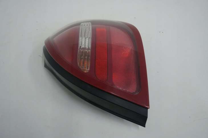 Nissan Almera N16 Lampa Prawa Tylna - obrazek 2