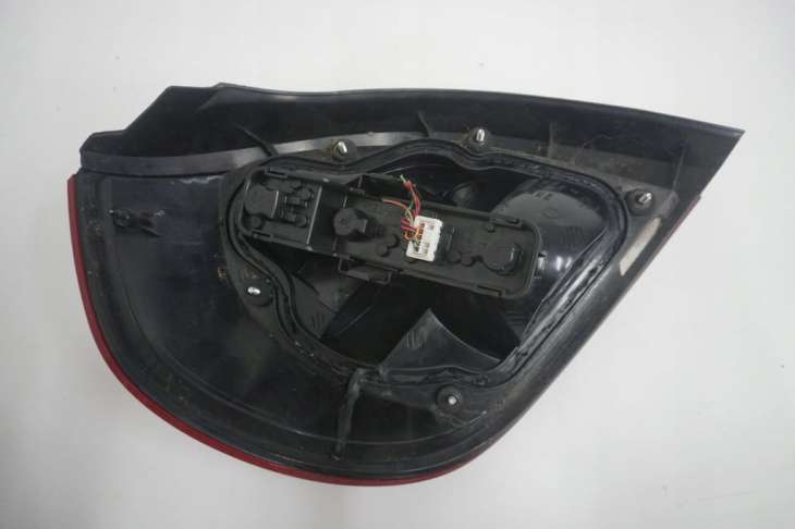 Nissan Almera N16 Lampa Prawa Tylna - obrazek 6