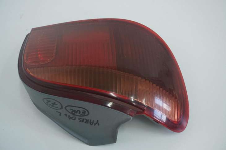 Toyota Yaris I Lift 03-06 Lampa Lewy Tył 52-053 - obrazek 3