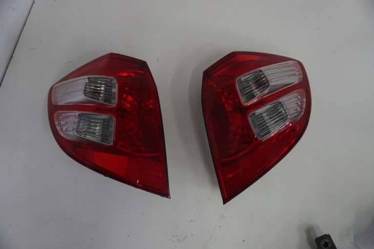 Honda Jazz Fit III Lampy Tylne Stanley 07030
