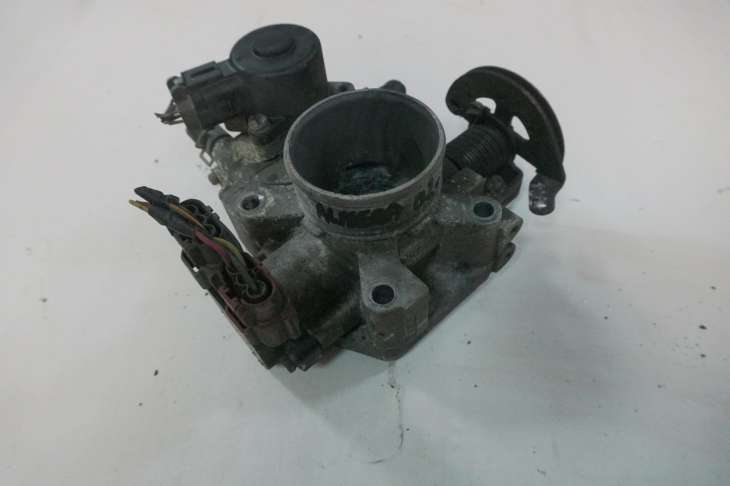 Nissan Almera N16 Przepustnica A22-669b00